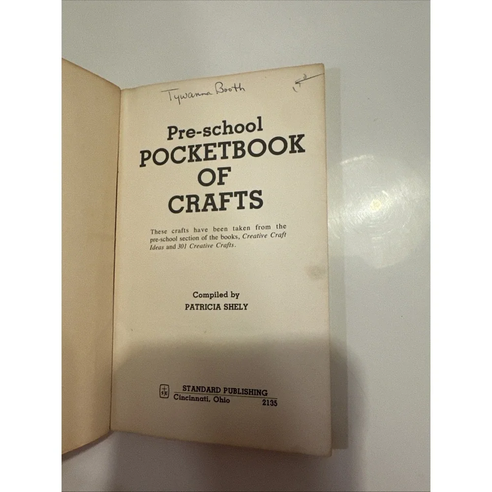 Vintage 1975, Pre-School Pocket Book Of Crafts,‎ Patricia Shely